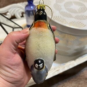 NWOT Emperor Penguin & Baby Christmas Ornament